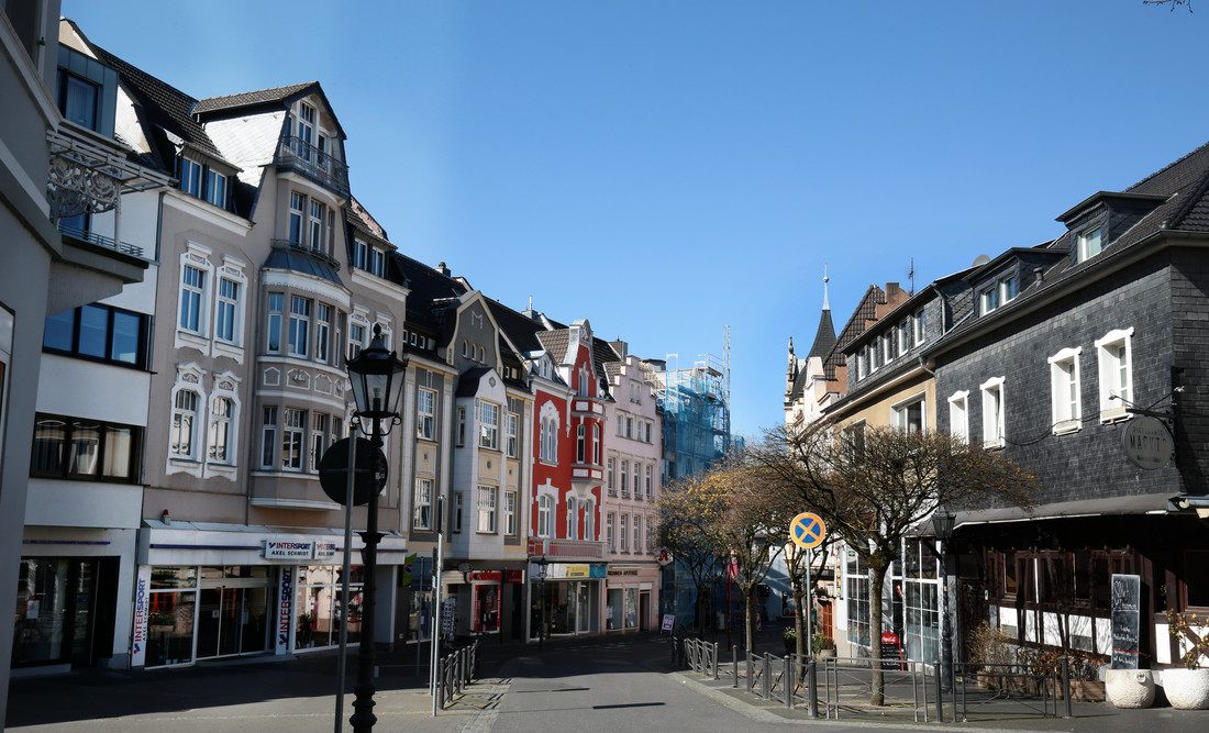 Innenstadt von Bad Honnef: Fußgängerzone und Fassaden 