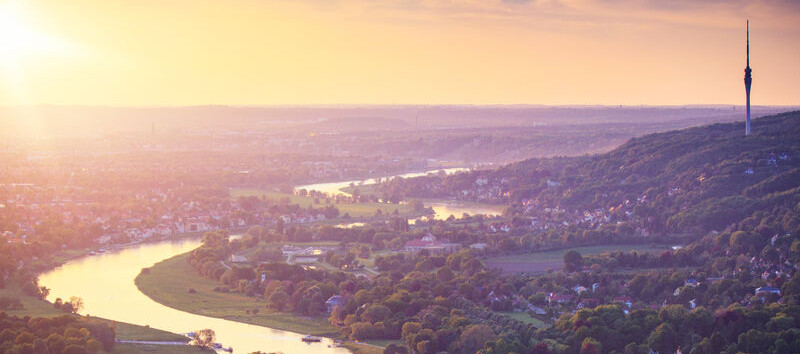 Luftaufnahme von Dresden bei Sonnenaufgang